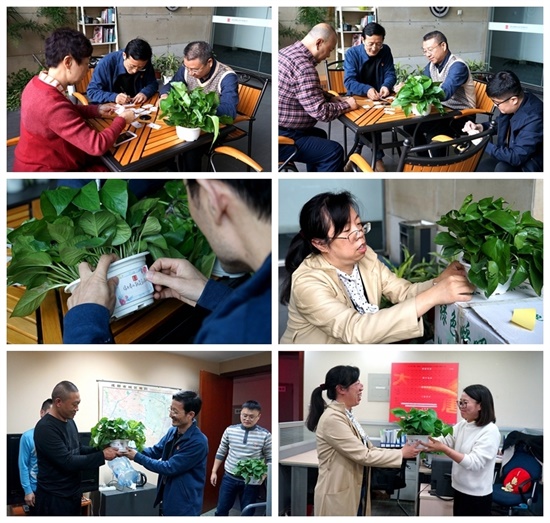 乡城（得荣）公司组织在蓉党员开展送“绿色祝福”活动.jpg