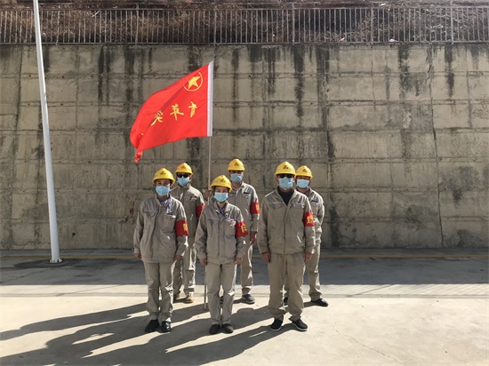 青年突击队和党员先锋队.JPG