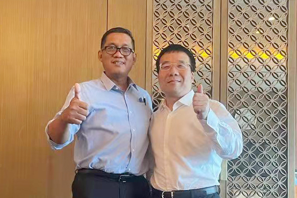 维鲁尤.jpg